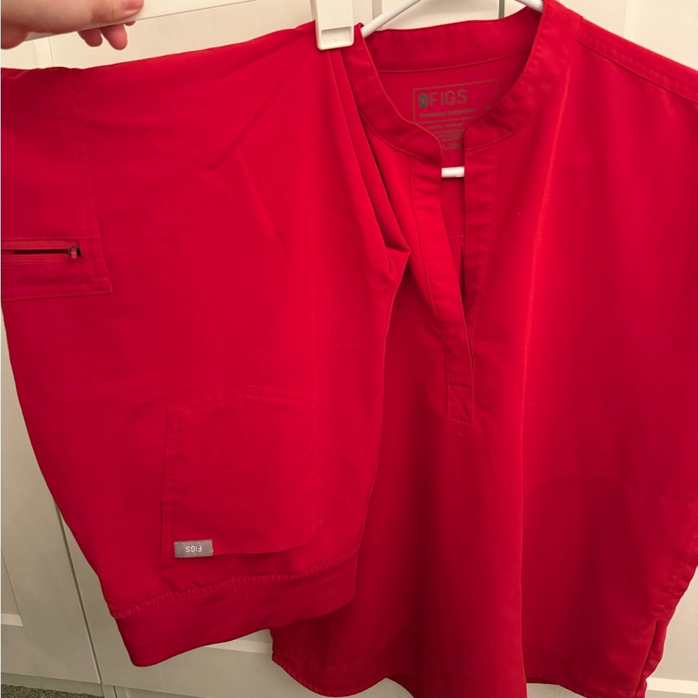 Figs Pop Red Scrub set size L
